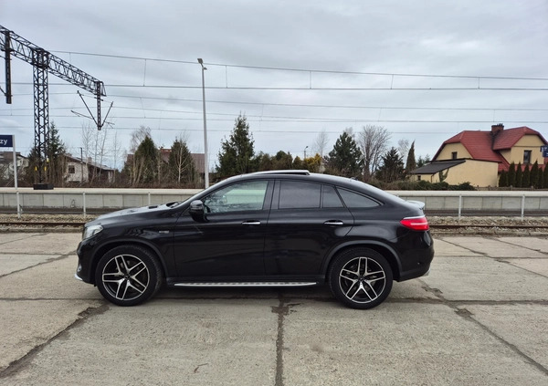 Mercedes-Benz GLE cena 152100 przebieg: 239000, rok produkcji 2017 z Warszawa małe 352